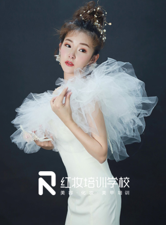 海口新娘跟妆哪里学？学费多少钱？