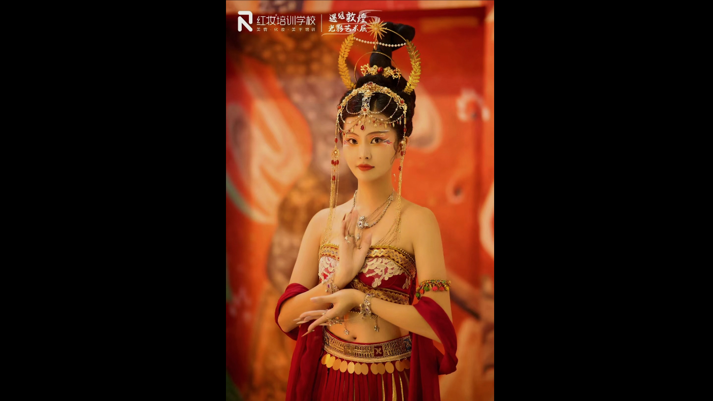海口红妆学校化妆作品妆面合集，玩转潮流。
